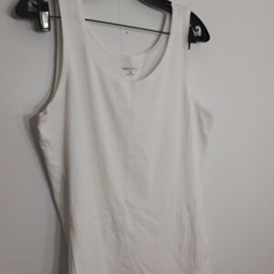 Relativity White Scoop Neck Tank Top